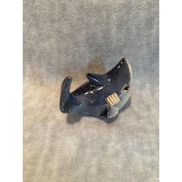 Artesania Rinconada Adult Smiling Shark 3-1/2" Blue Stoneware Clay Uruguay‎ - Picture 12 of 13